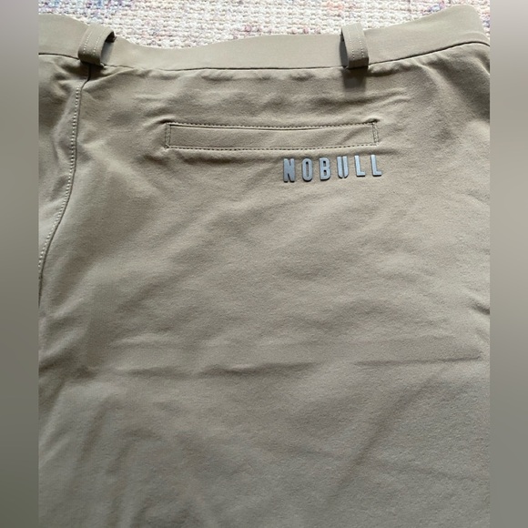 Like New NOBULL 7 inch Tour  Shorts - Picture 4 of 5